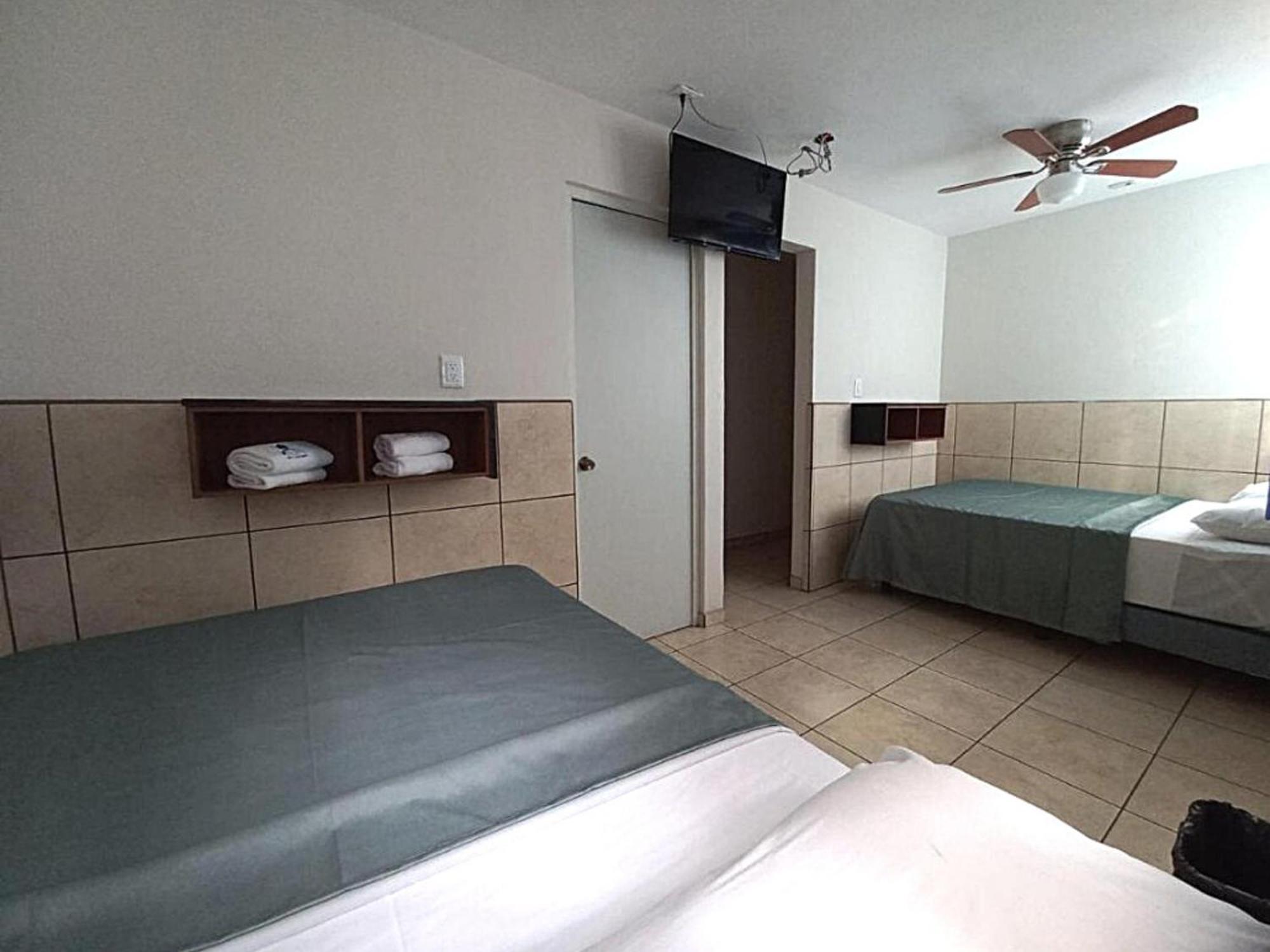 Hotel Hcm Γκουανταλαχάρα Δωμάτιο φωτογραφία